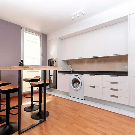 Modern 3rd Floor Loft In *