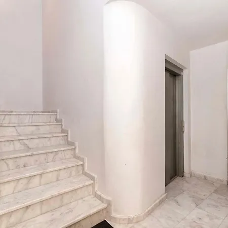 Modern 3rd Floor Loft In Daire *