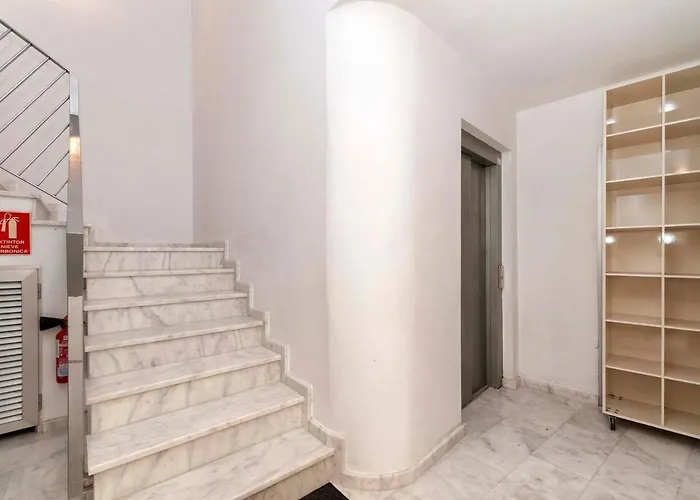 Modern 3rd Floor Loft In Apartament *